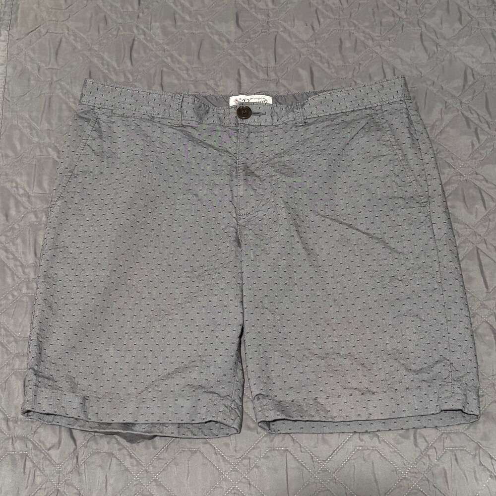 Original Penguin Munsingwear Men's Printed Flat Front Chino Shorts
